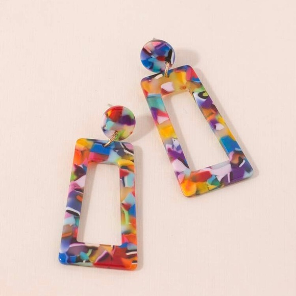 3/$30 ❤️ Acetate Geometric Earrings - Picture 2 of 3